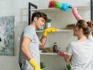 pulizia appartamenti Firenze spolverare