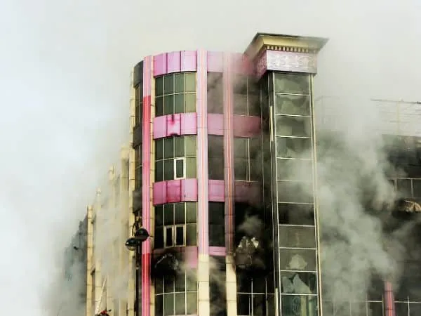 pulizia condominio incendiato